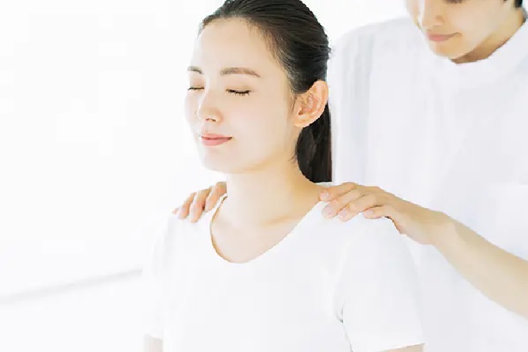 施術を受ける女性